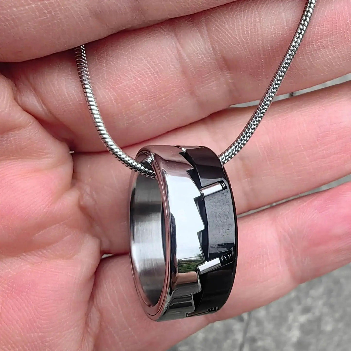  Metal Fidget Ring Necklace For Stress Relief And Focus -  ToylandEU™