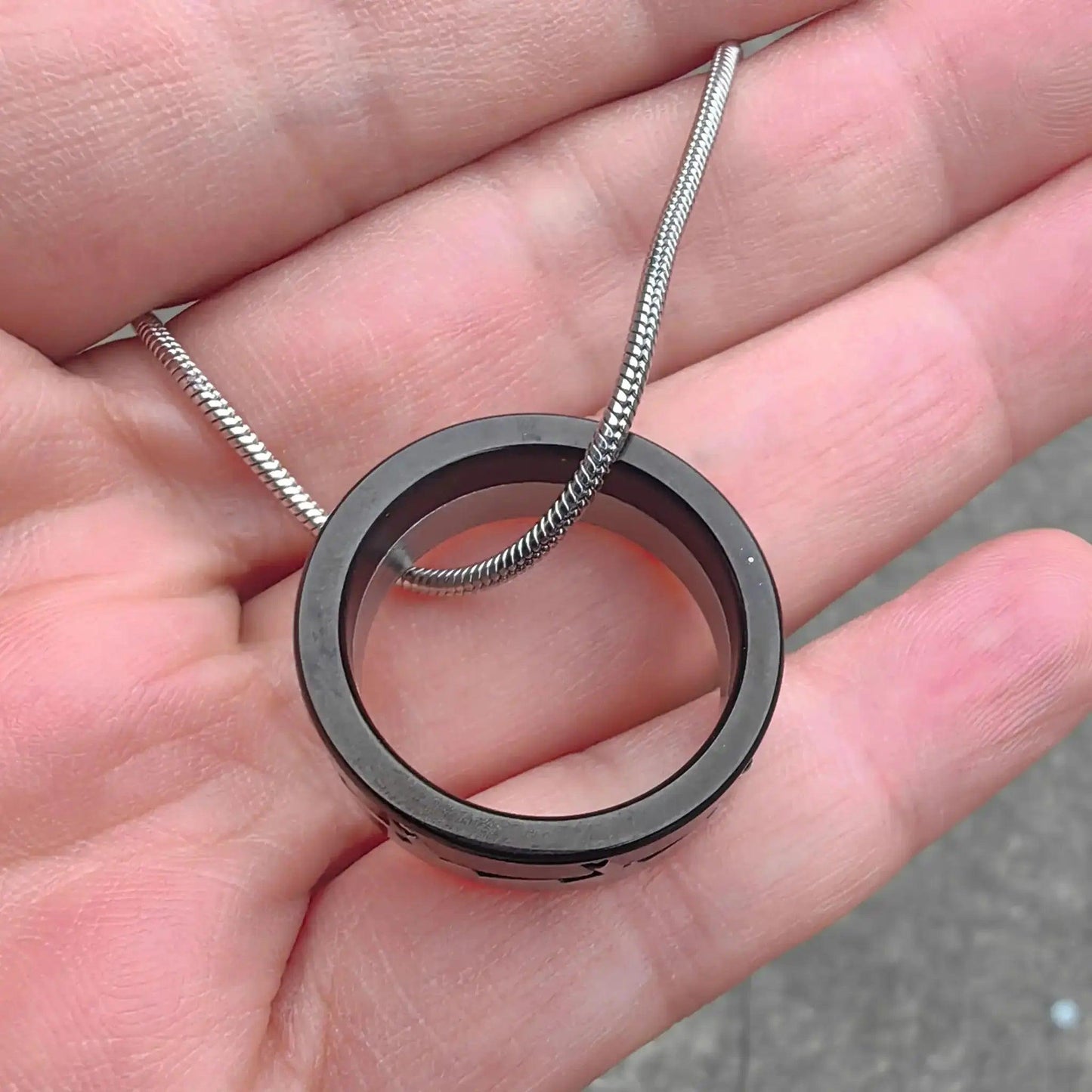  Metal Fidget Ring Necklace For Stress Relief And Focus -  ToylandEU™