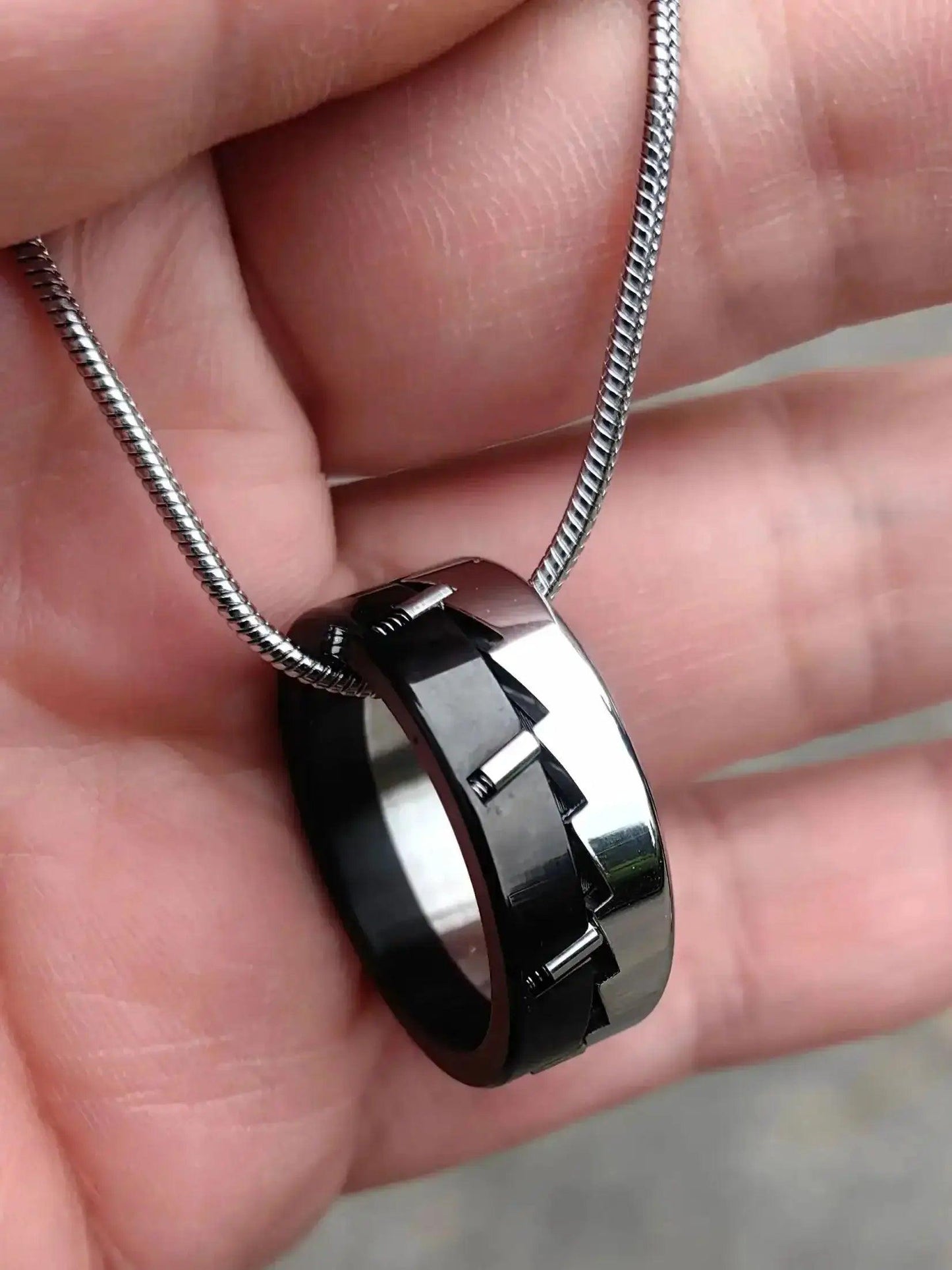  Metal Fidget Ring Necklace For Stress Relief And Focus -  ToylandEU™
