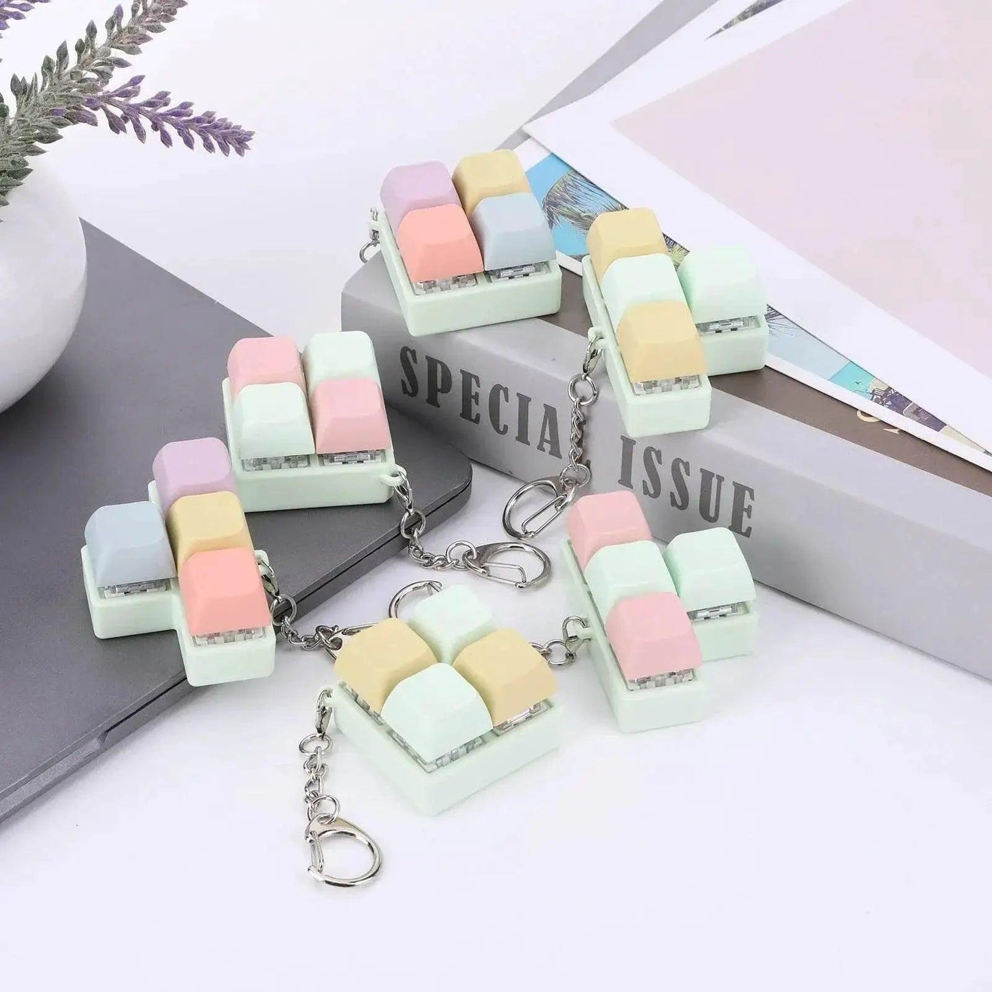  Finger Keyboard Fidget Toys 4-Button Keyboard Fidget Clicker Keychain Finger Calming Keychain Stress Relief Toys for Kids Adults -  ToylandEU™