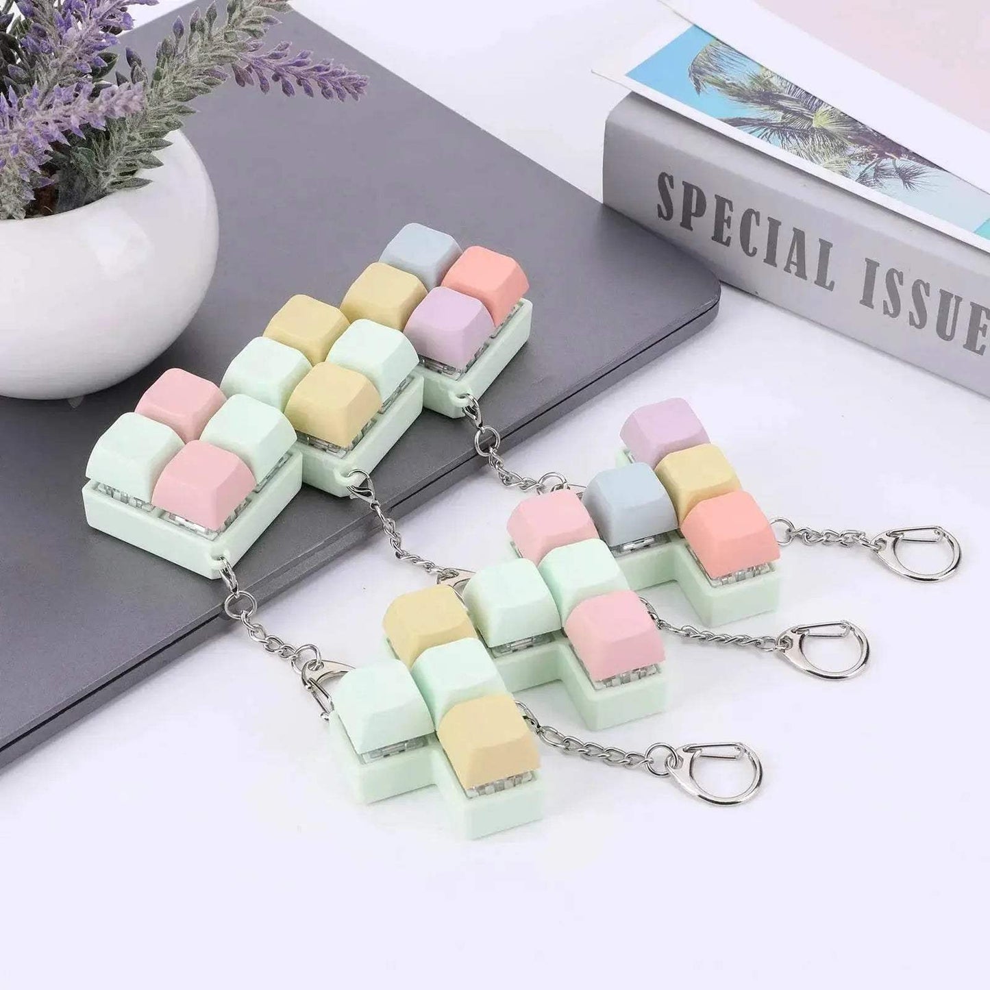 Finger Keyboard Fidget Toys 4-Button Keyboard Fidget Clicker Keychain Finger Calming Keychain Stress Relief Toys for Kids Adults -  ToylandEU™