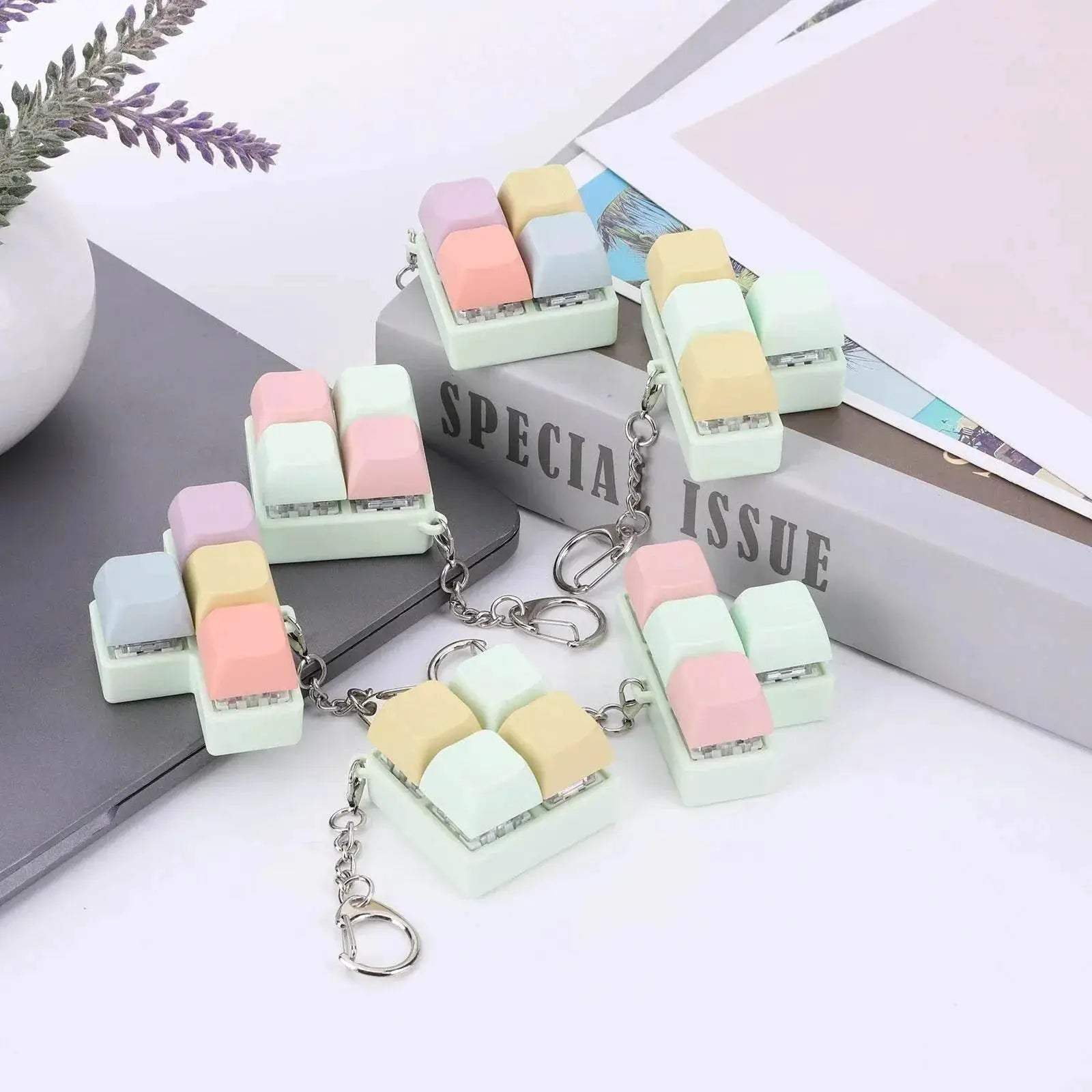  Finger Keyboard Fidget Toys 4-Button Keyboard Fidget Clicker Keychain Finger Calming Keychain Stress Relief Toys for Kids Adults -  ToylandEU™