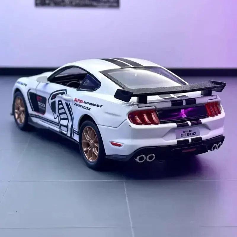  Ford Mustang Diecast Car Maisto Premium Desktop Ornament -  ToylandEU™