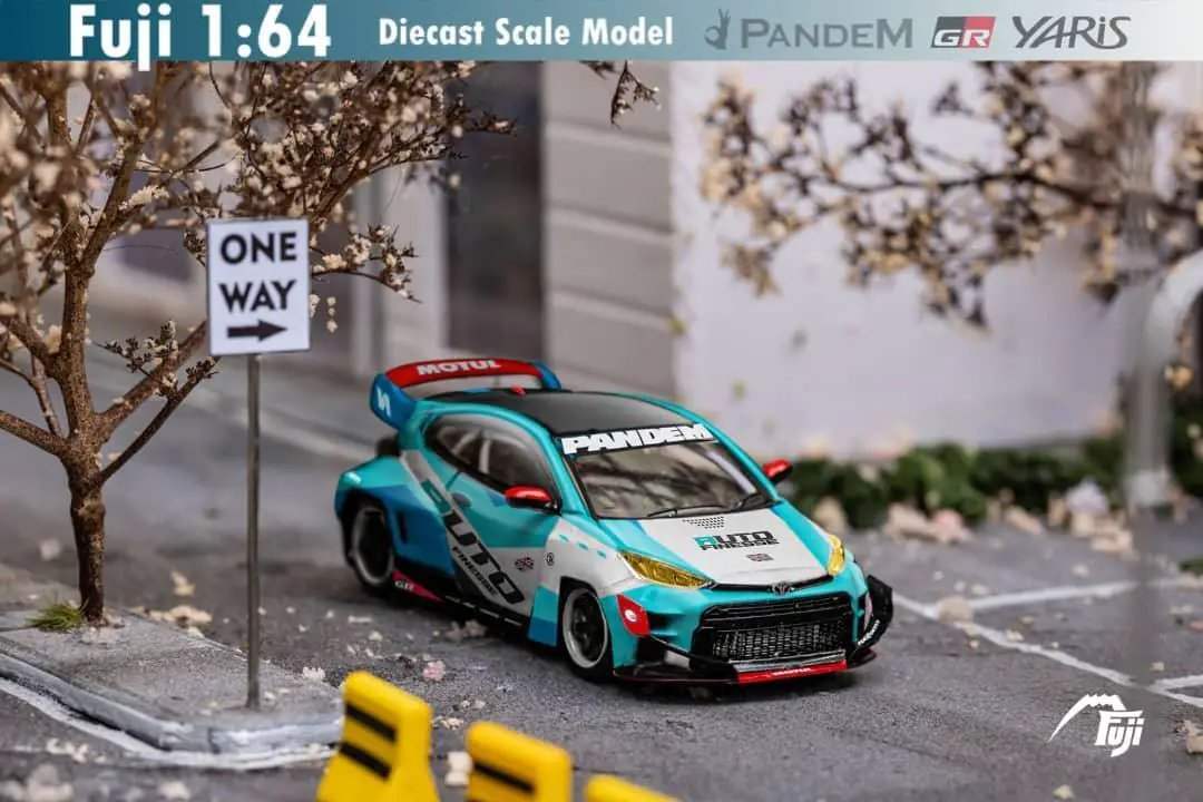 Fuji Toyota Yaris GR Auto Finesse Blue #99 1:64 - ToylandEU