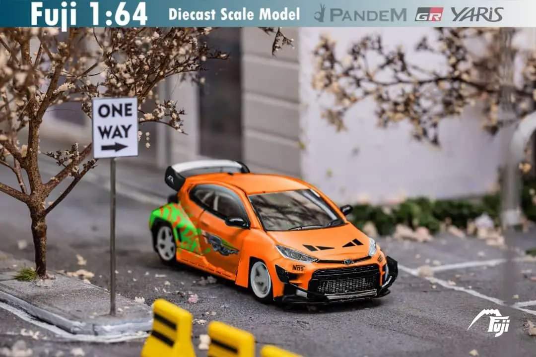 Fuji Toyota Yaris GR Fast & Furious Livery 1:64 - ToylandEU