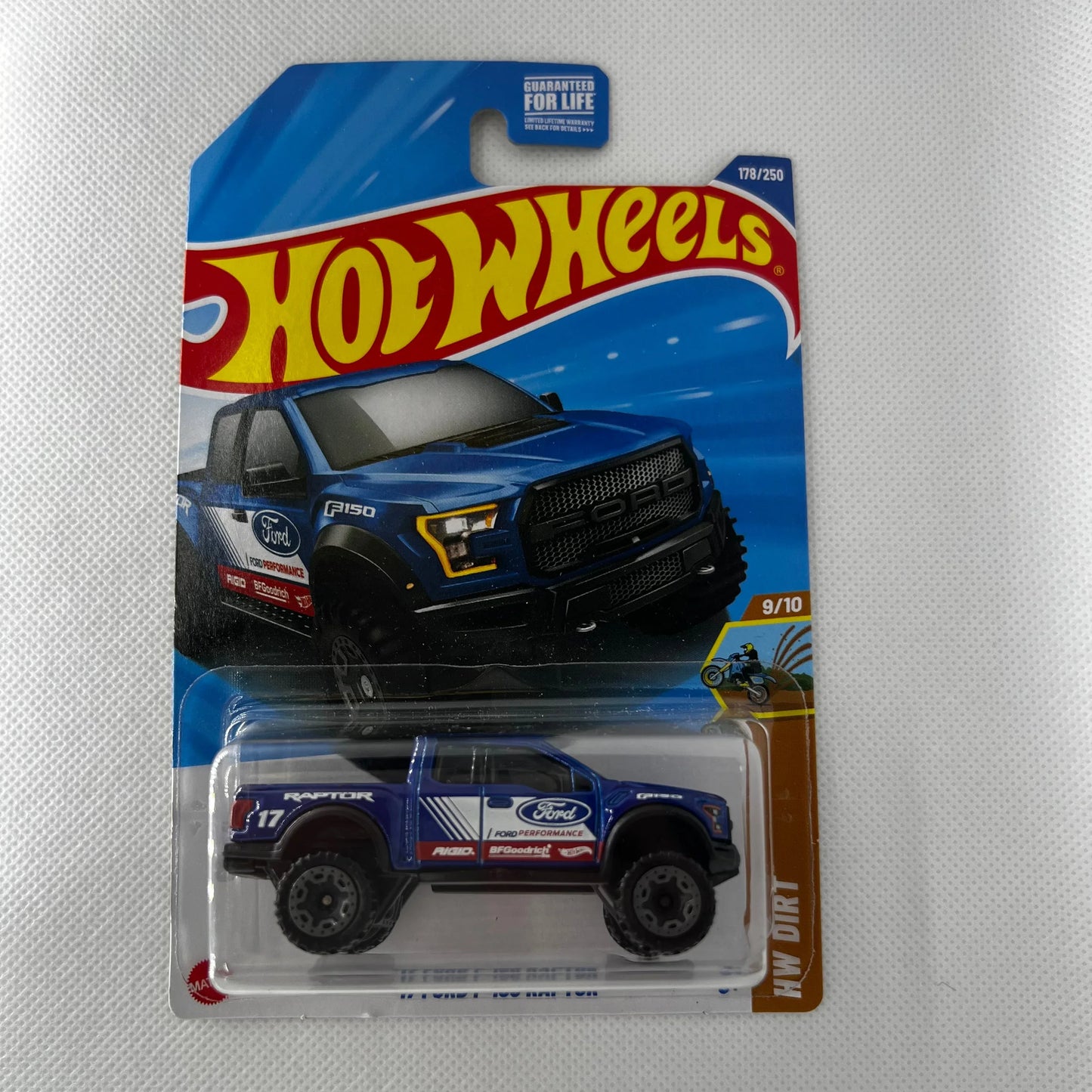 Hot Wheels American Power V2 1:64 Diecast Assorted (Ford, Chevy, Dodge, Mustang, Corvette, GMC, Jeep, Merc, Camaro) - ToylandEU