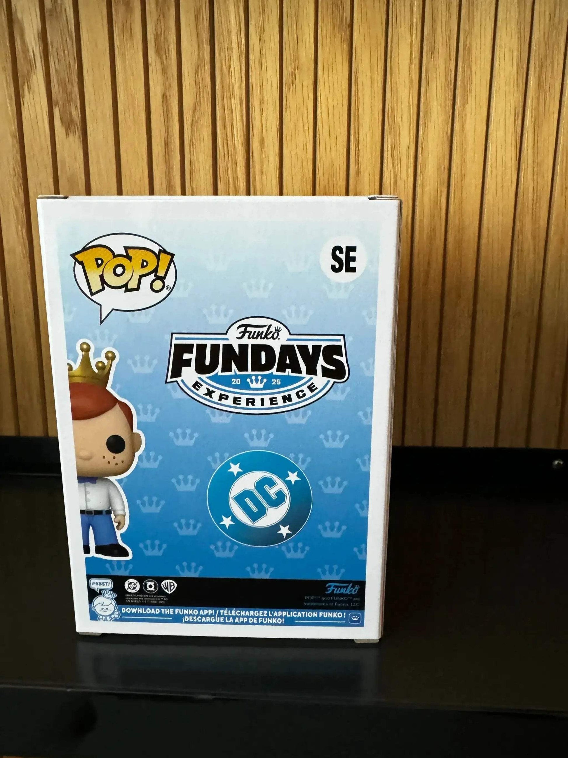 Funko Pop DC Freddy Funko Orange Lantern Translucent LE2000 - ToylandEU