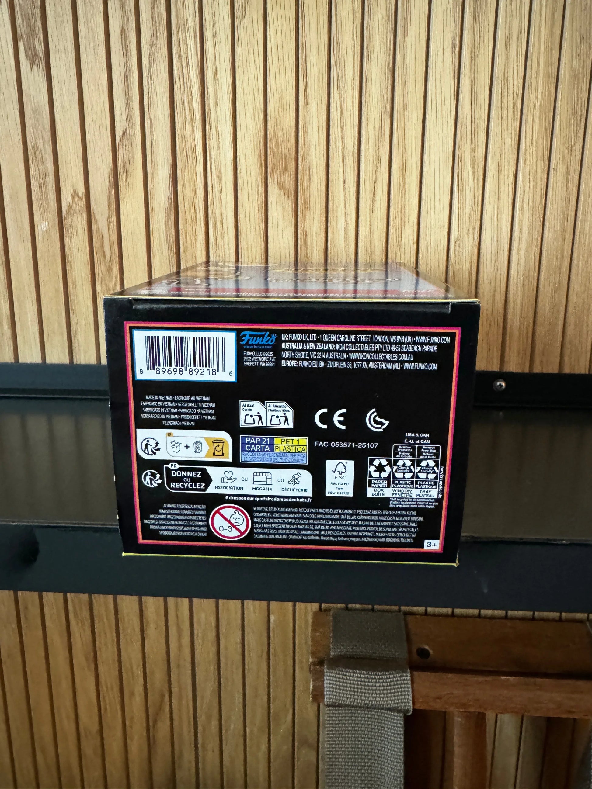 Funko Pop Star Lord Blacklight Marvel Collectible LE250 - ToylandEU