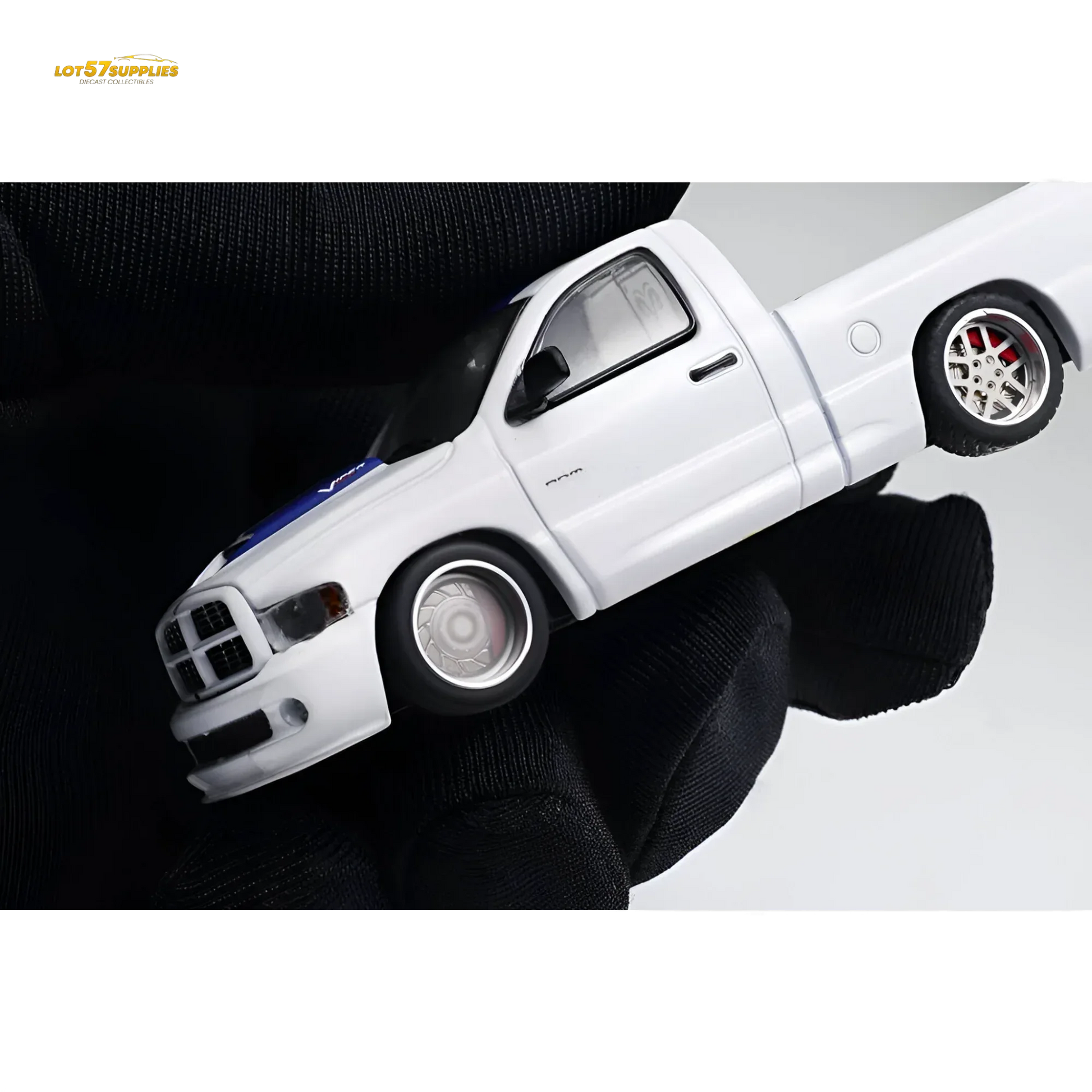 GCD Dodge RAM SRT-10 White Blue Stripe 1:64 - ToylandEU