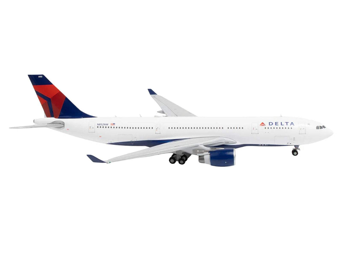 Airbus A330-200 Commercial Aircraft | 1/400 Diecast Aircraft Model | GeminiJets | Delta Air Lines Series