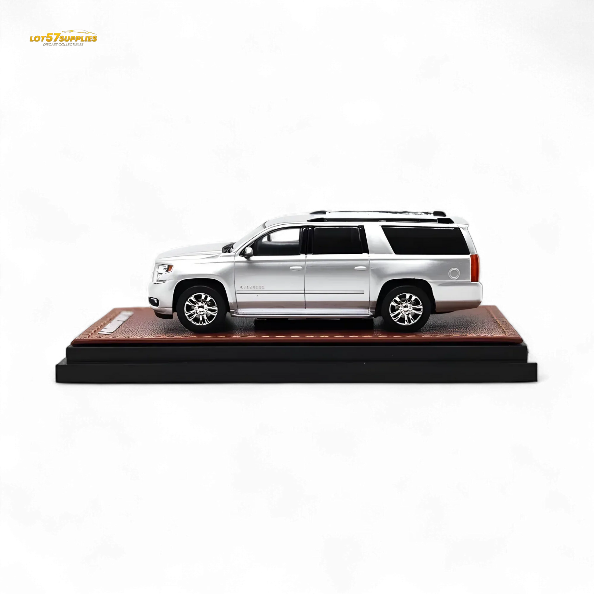 GOC Chevrolet Suburban 2015 - Silver 1:64 - ToylandEU