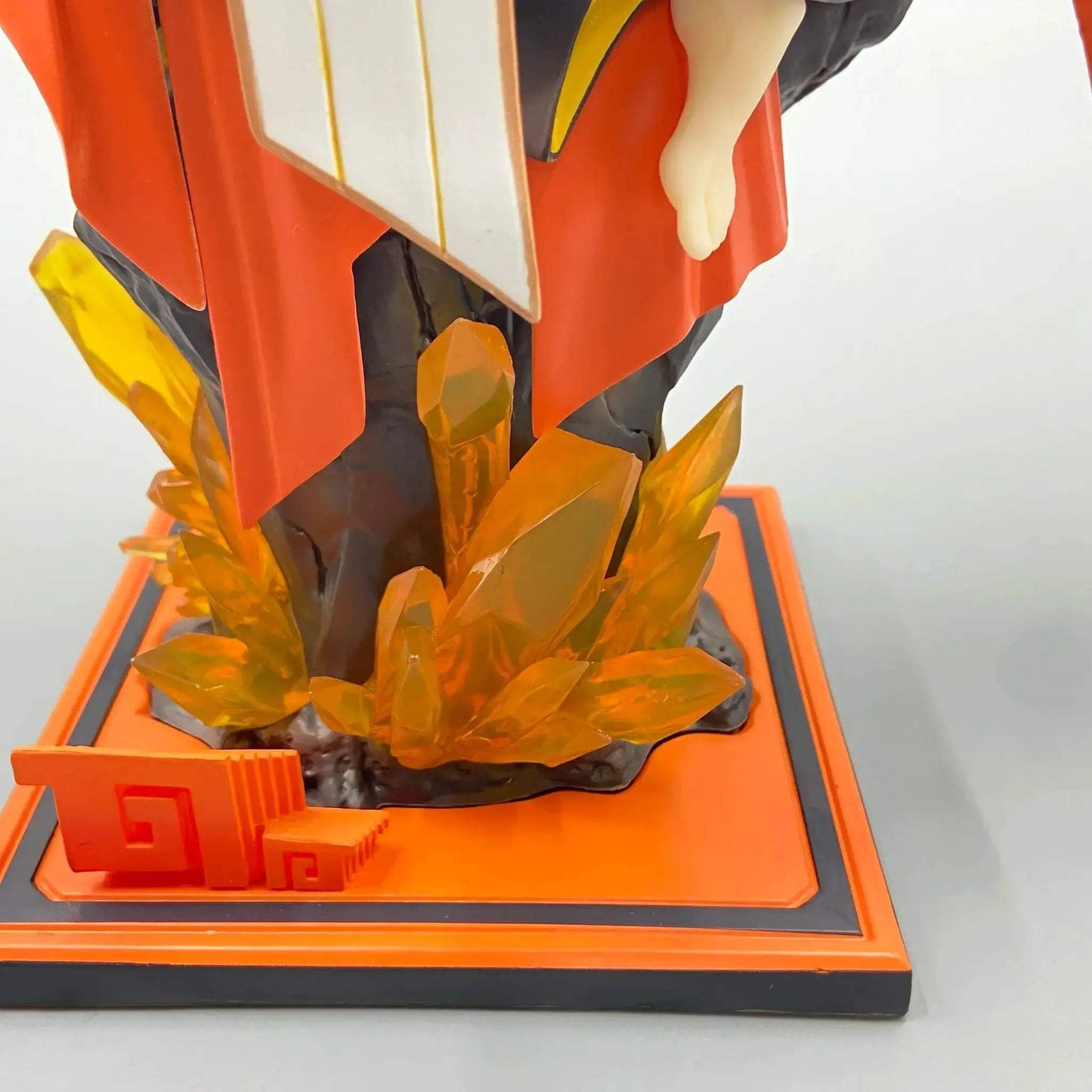 Genshin Impact Zhongli Lying Down Figure Detailed Collectible - ToylandEU