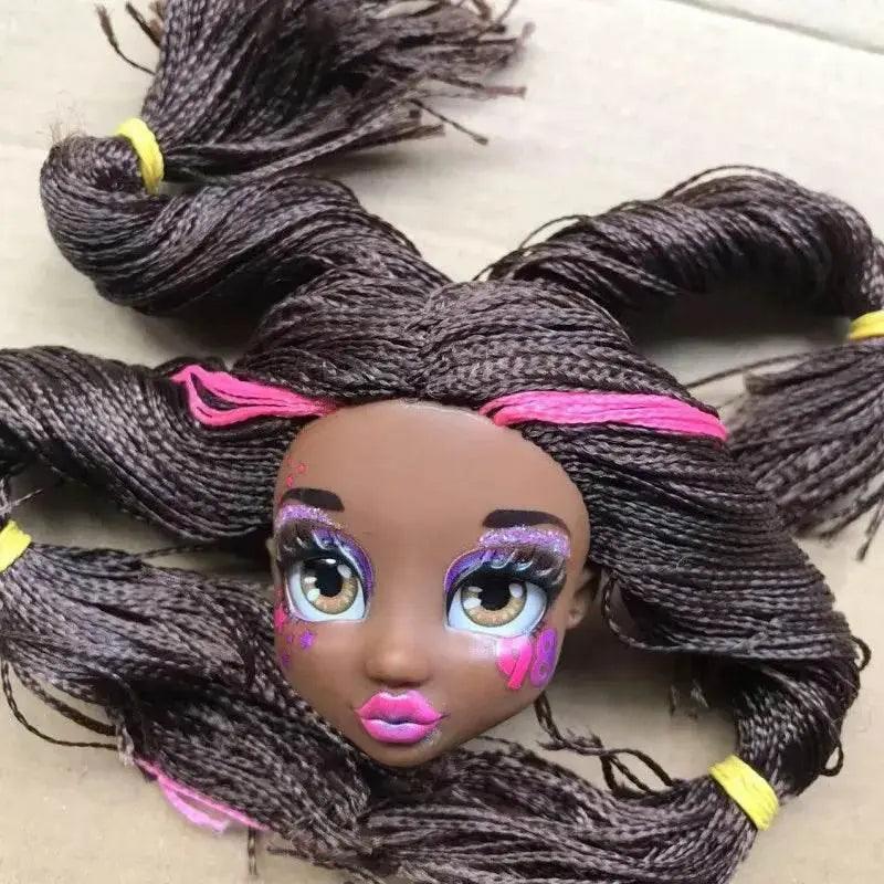  Gleaming Doll Heads One Sixth Scale Toyland EU -  ToylandEU™