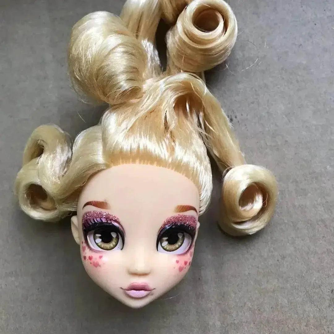  Gleaming Doll Heads One Sixth Scale Toyland EU -  ToylandEU™