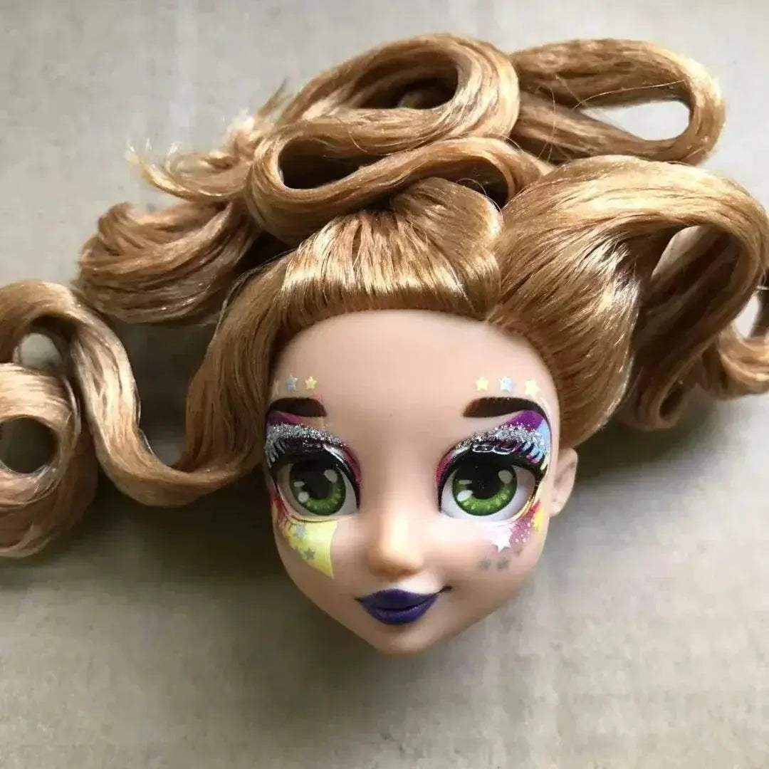  Gleaming Doll Heads One Sixth Scale Toyland EU -  ToylandEU™
