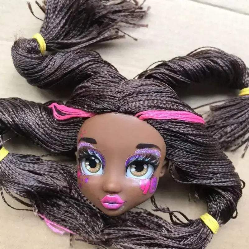  Gleaming Doll Heads One Sixth Scale Toyland EU -  ToylandEU™