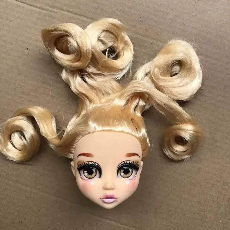  Gleaming Doll Heads One Sixth Scale Toyland EU -  ToylandEU™