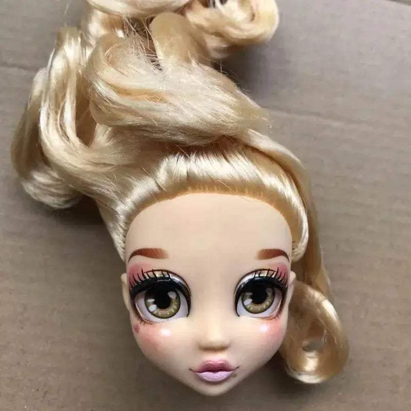  Gleaming Doll Heads One Sixth Scale Toyland EU -  ToylandEU™