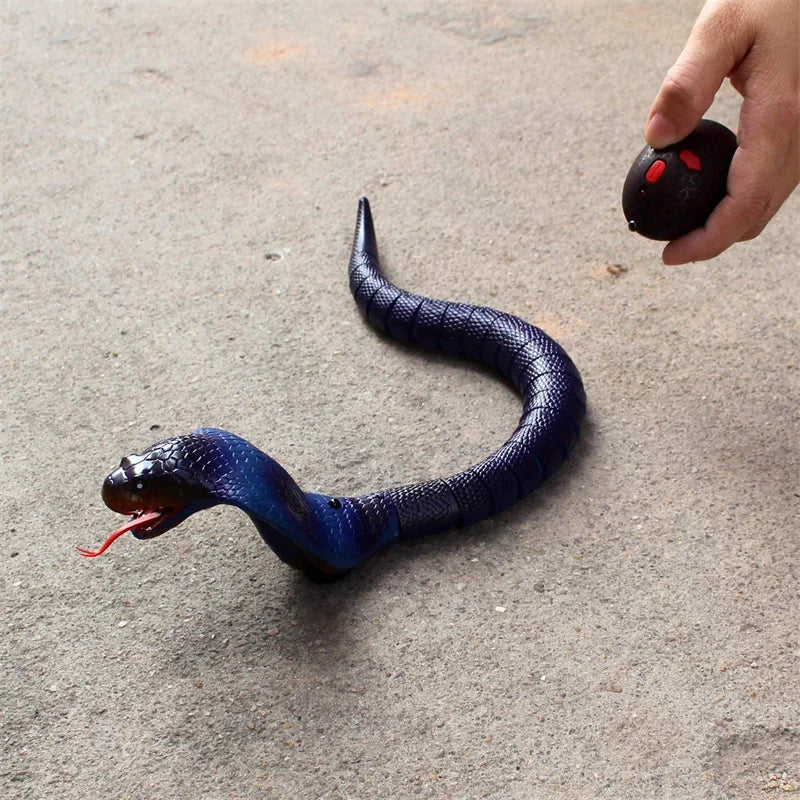 Infrared Remote Control Snake Toy Electric Rechargeable Cobra Viper Prank for Children's Halloween Fun