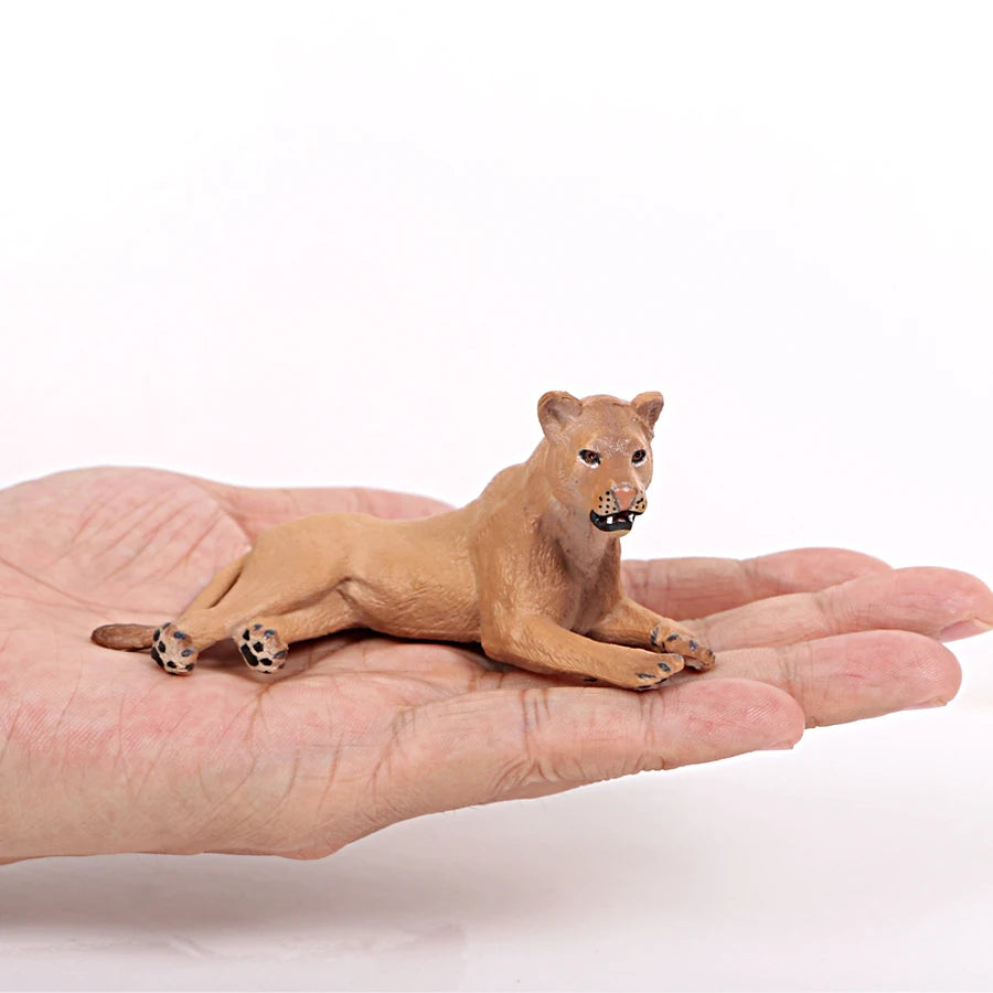 Realistic Lion Toy Family Set with King, Lionesses, and Cubs - PVC Animal Figures - ToylandEU