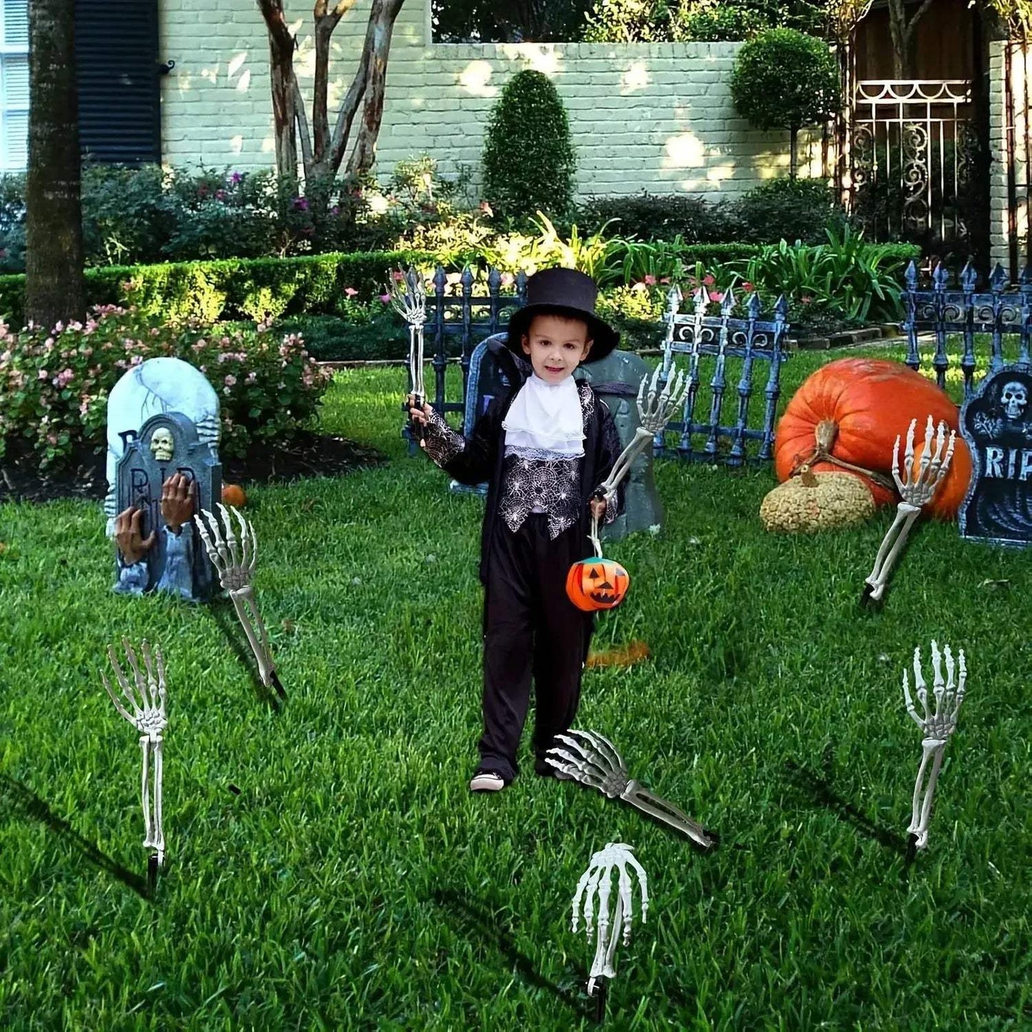 Halloween Skeleton Ground Stakes With Skull And Hand Decor - ToylandEU