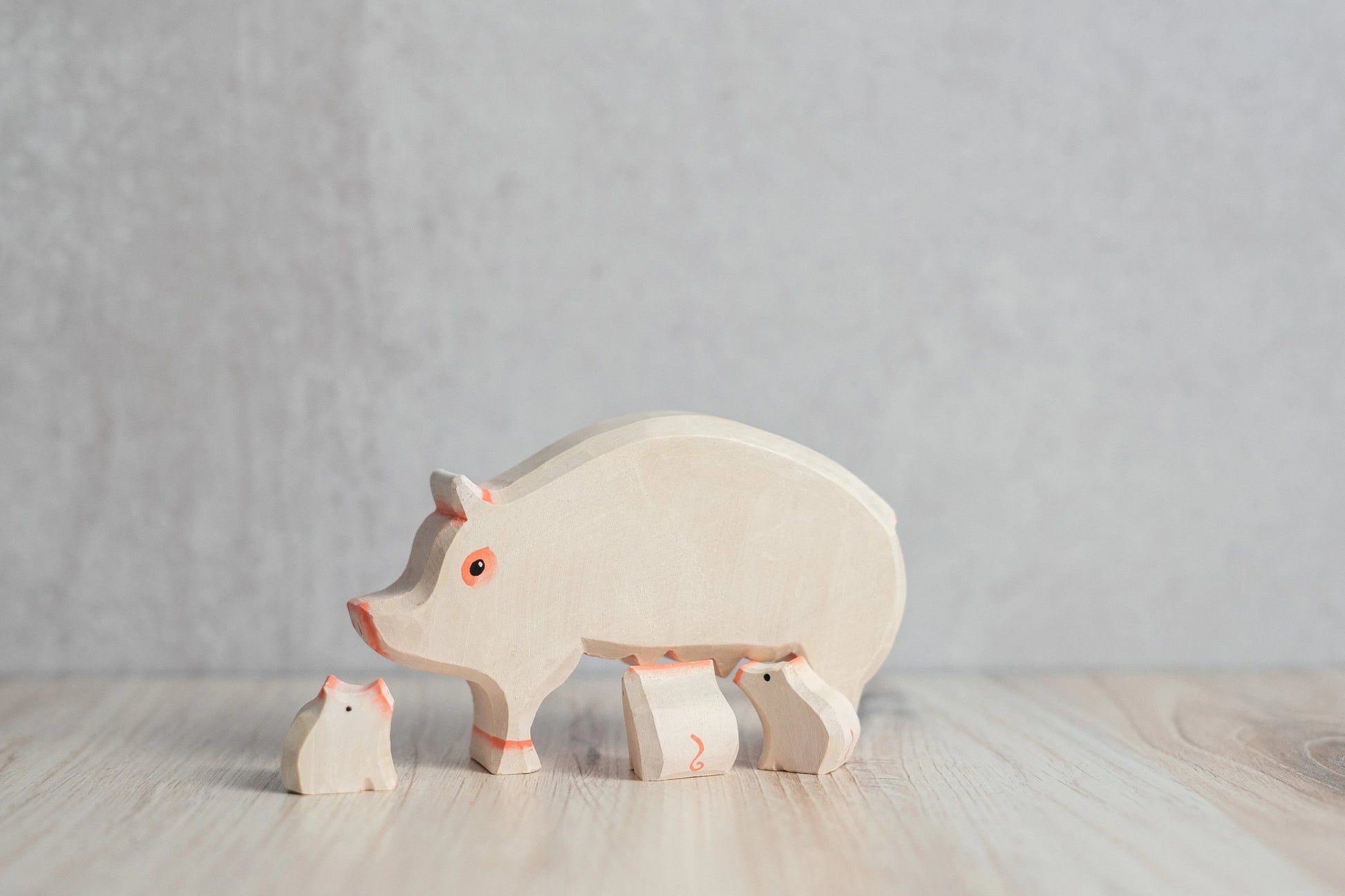 Hand Carved Hand Painted Wooden Pig With Piglets Puzzle Set - ToylandEU