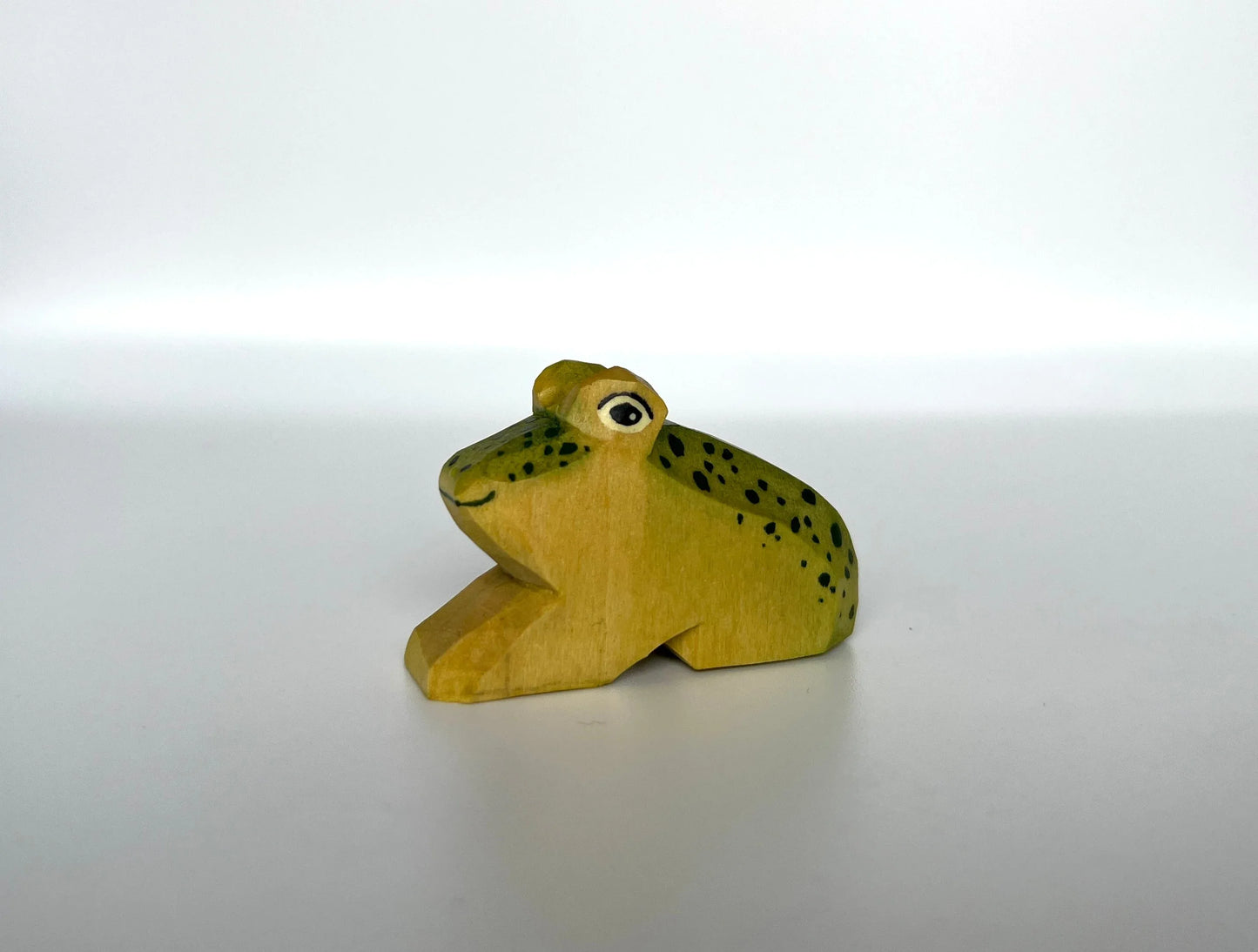Hand Carved Wooden Frog Toy For Educational Fine Motor Skills - ToylandEU