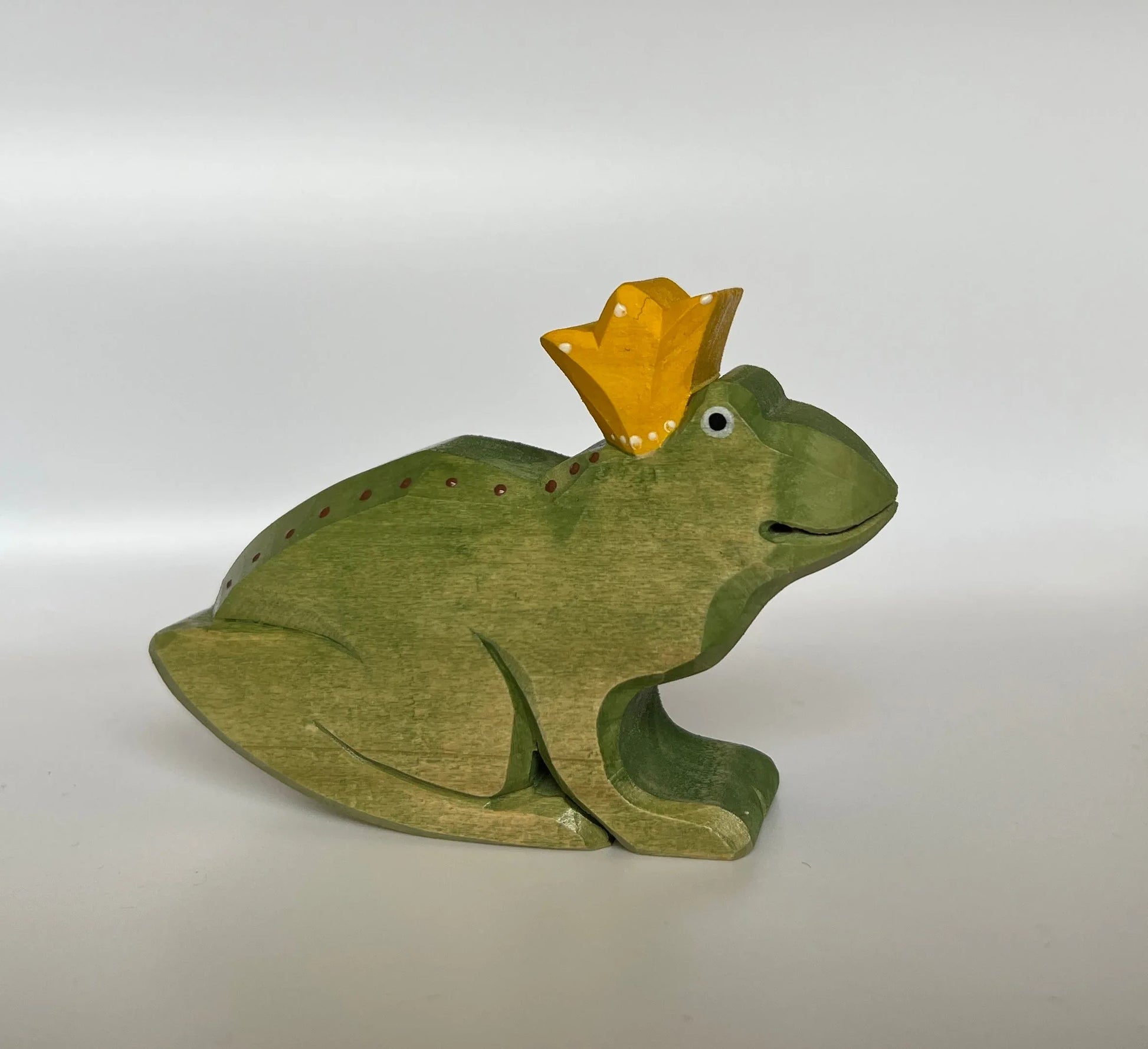 Hand Carved Wooden Frog Toy For Educational Fine Motor Skills - ToylandEU