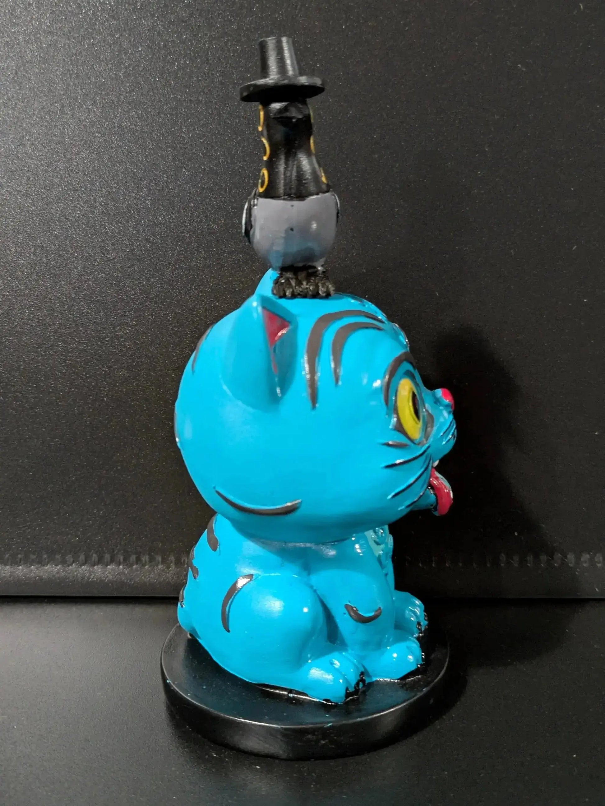 Hand Painted Demon Cat Figure With Crow Companion Deluxe - ToylandEU