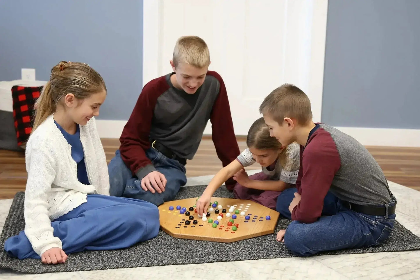 Hand-Painted Oak Wooden Chinese Checkers Board Game, 19" Wide - ToylandEU