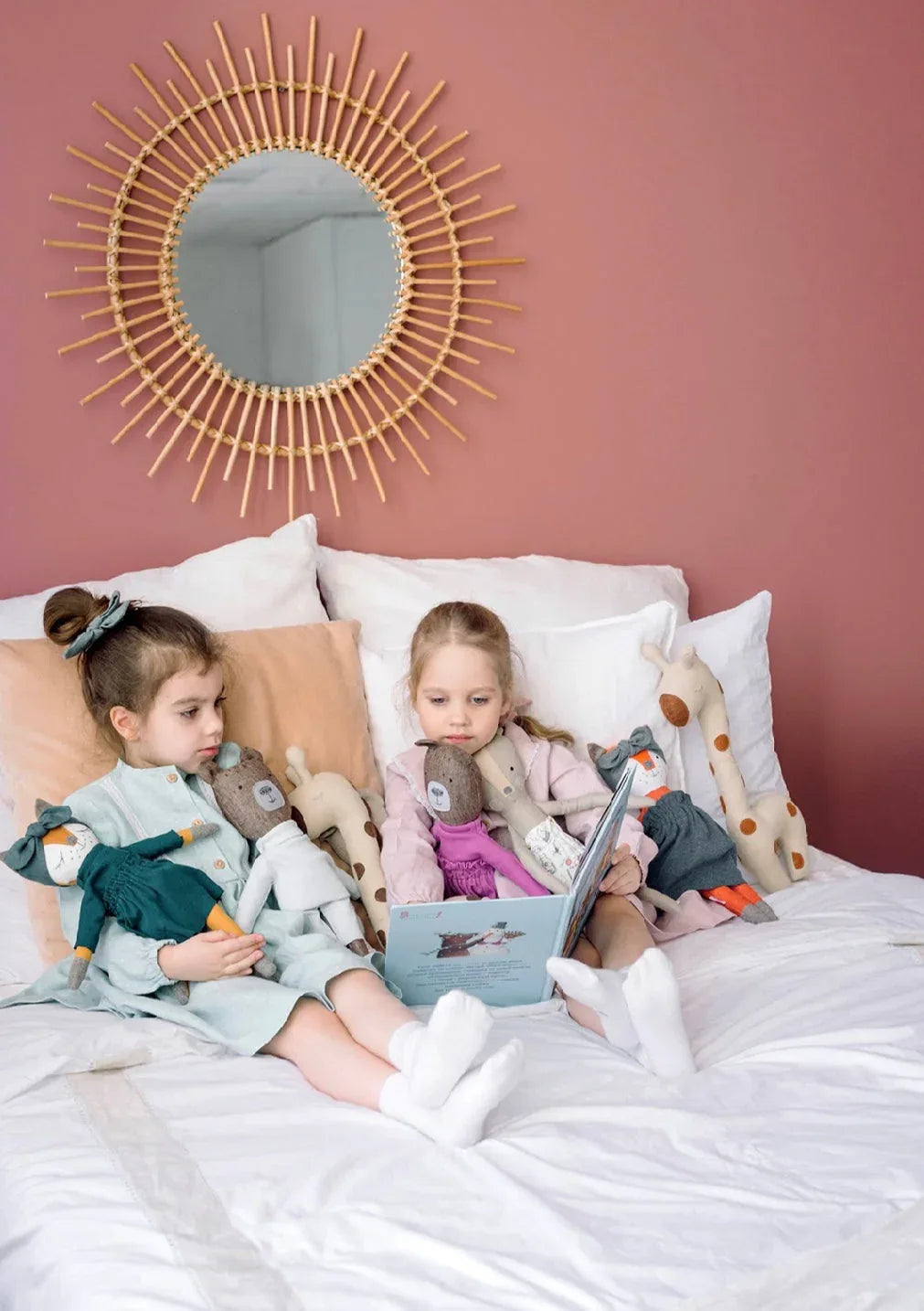 Handmade Plush Giraffe Toy With Soft Natural Materials - ToylandEU