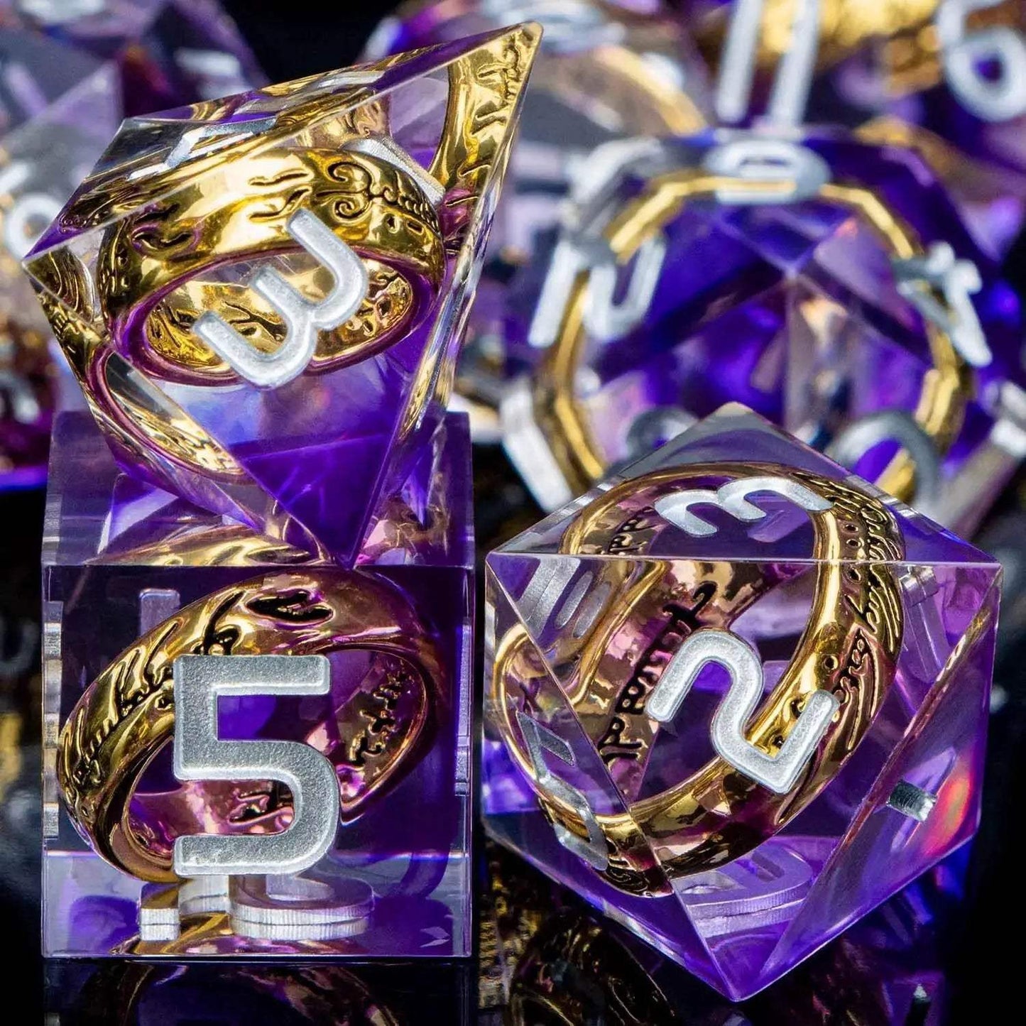 Handmade Resin D20 Dice Set with Red Rings and Liquid Flow Design for Dungeons and Dragons Enthusiasts - ToylandEU