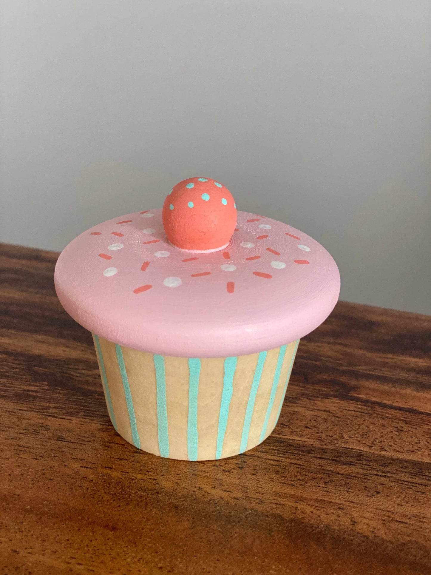 Handmade Wooden Cupcake Set for Kids with Realistic Design - ToylandEU