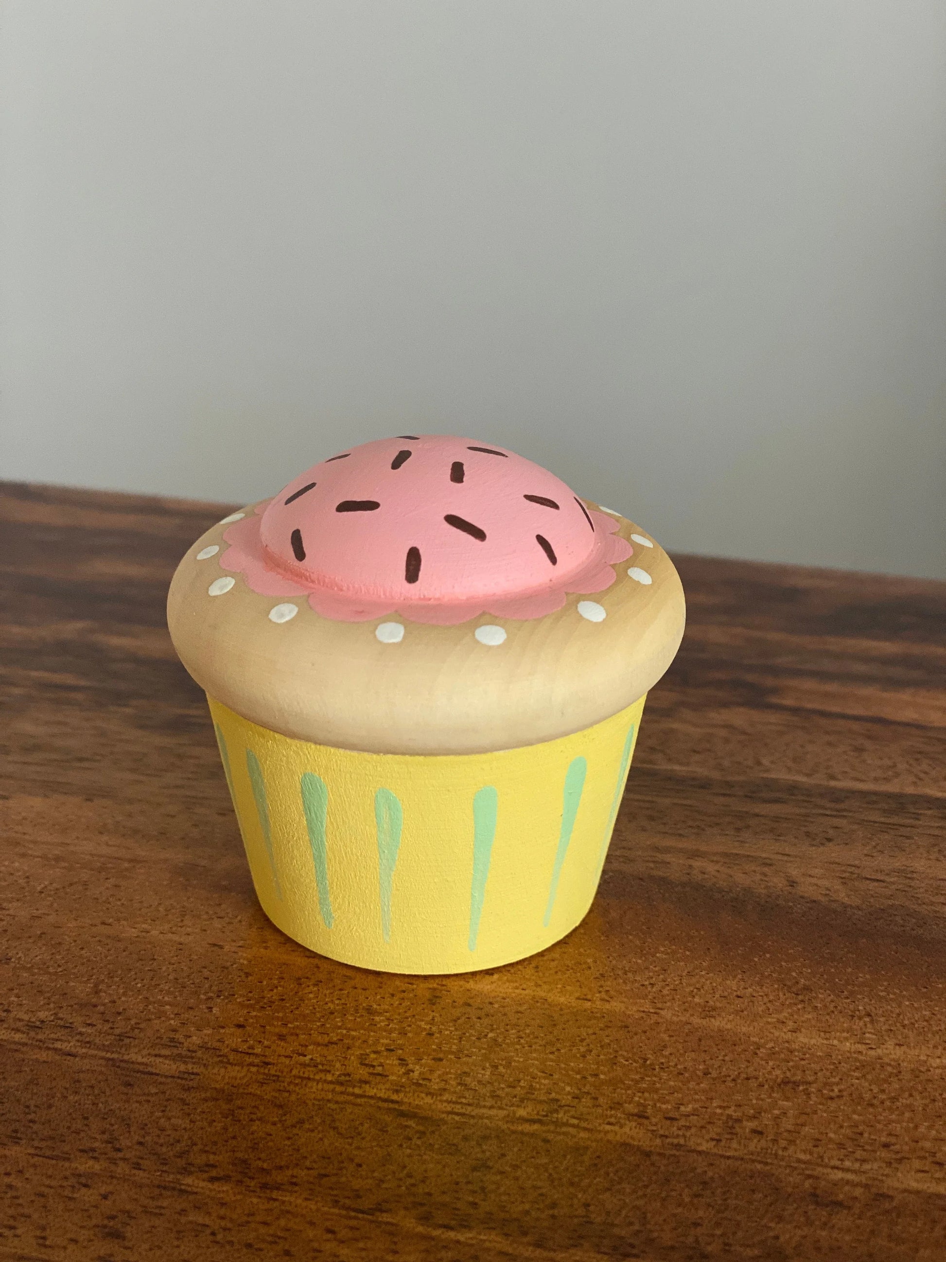 Handmade Wooden Cupcake Set for Kids with Realistic Design - ToylandEU