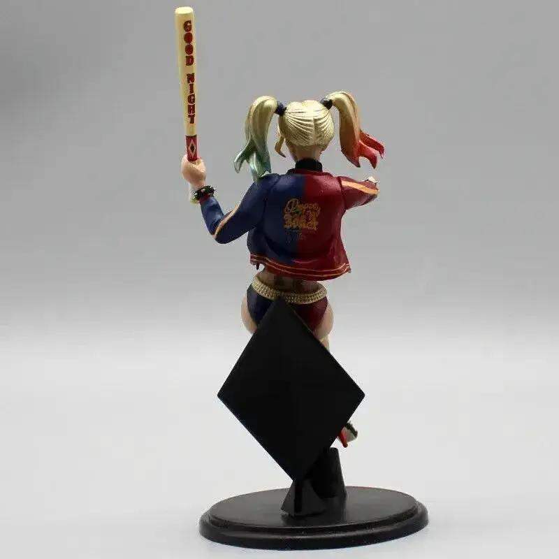 Harley Quinn Figure Collectible for DC Comics Fans - ToylandEU