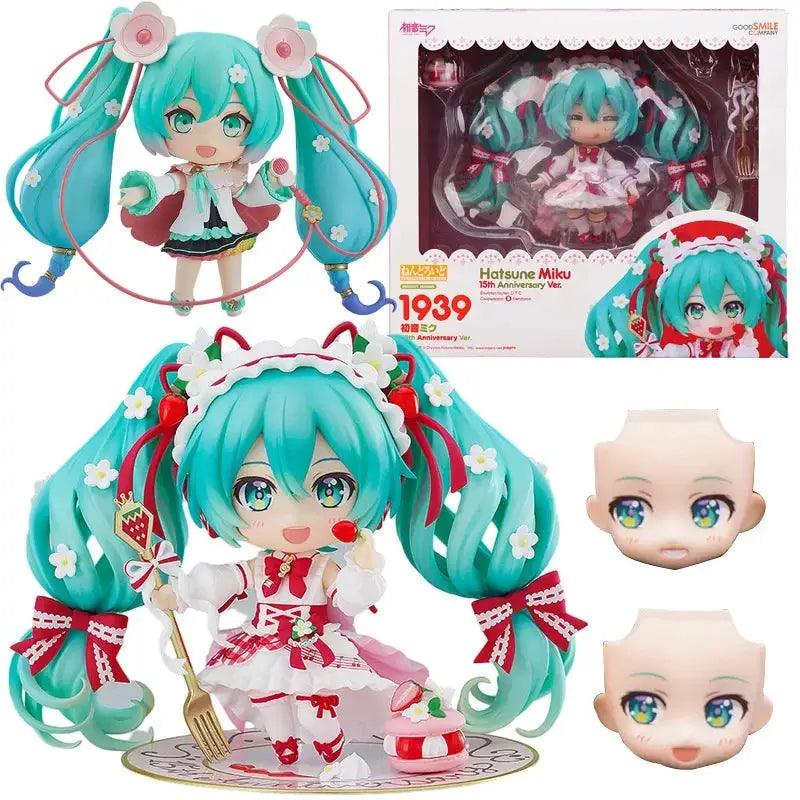  Hatsune Miku Figure 15th Anniversary Strawberry PVC -  ToylandEU™