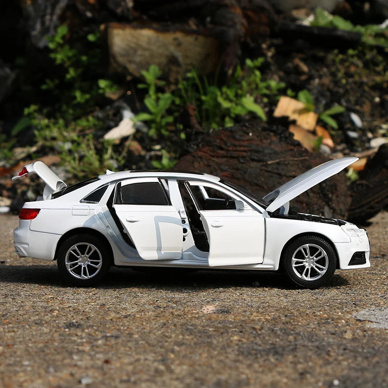 1:32 Scale AUDI A4 Diecast Alloy Car Model - ToylandEU