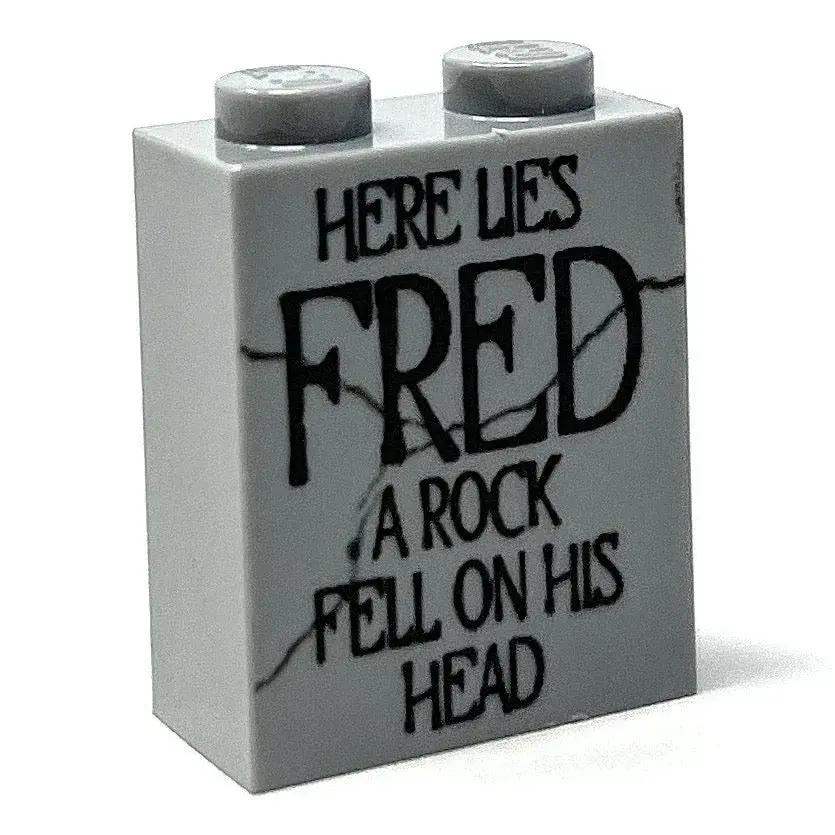 Here Lies FRED, A Rock Fell on His HEAD Tombstone (Halloween) (1x2x2 Brick) - B3 Customs - ToylandEU