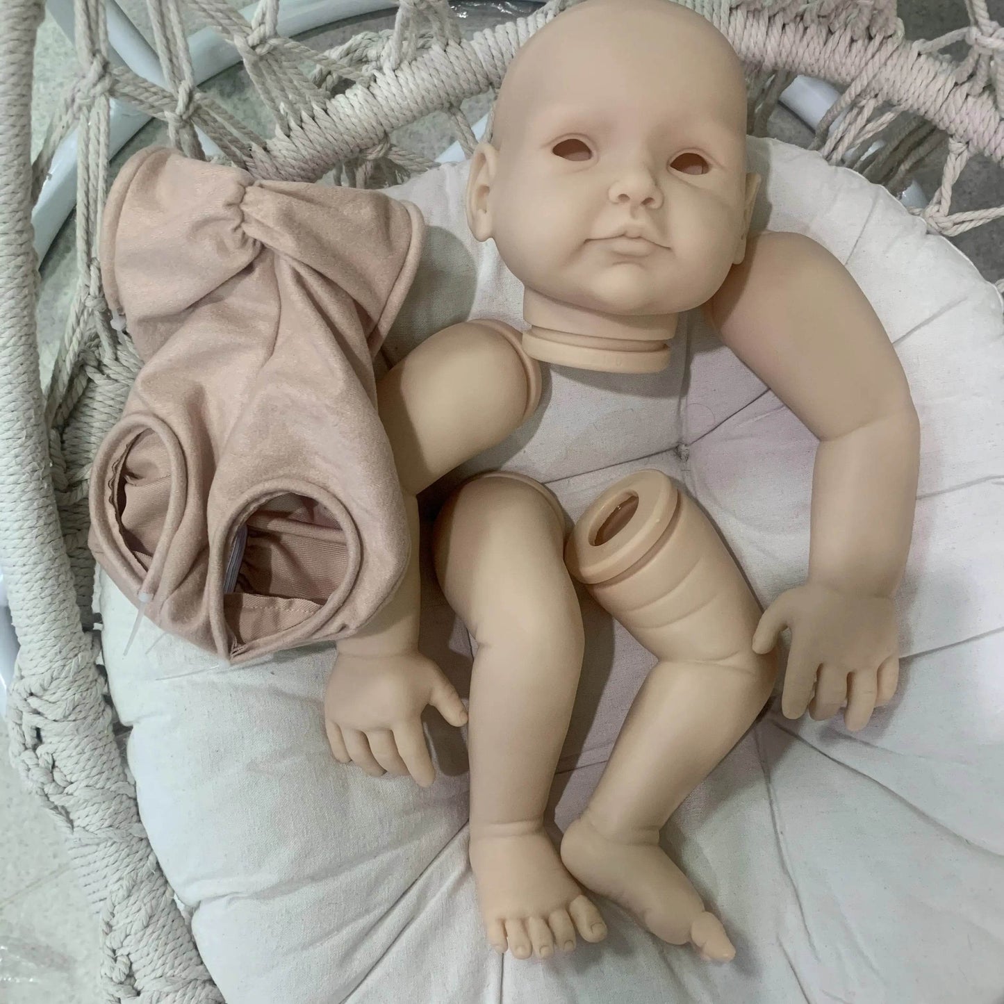 High-Quality Reborn Doll Kit with Soft Vinyl Finish for DIY Enthusiasts and Collectors - ToylandEU