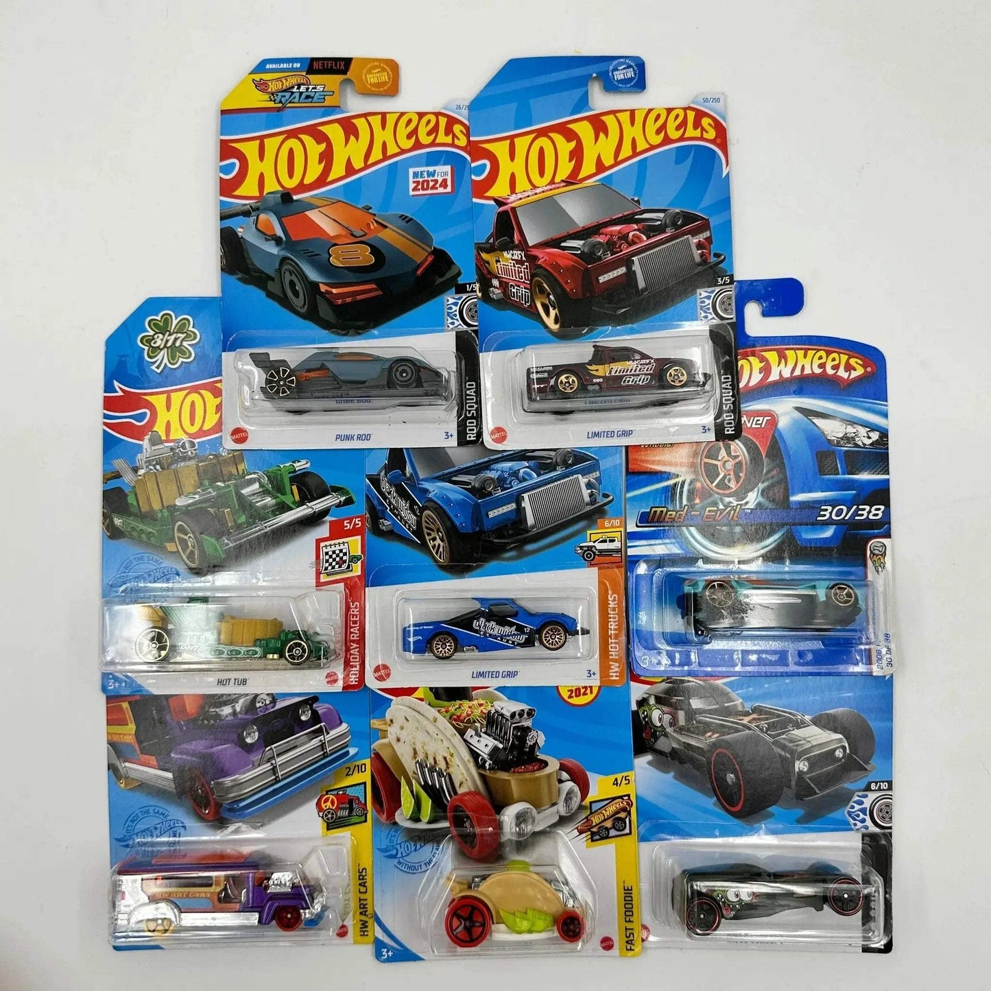 Hot Wheels Diecast Cars Bundle for Collectors Value Pack - ToylandEU