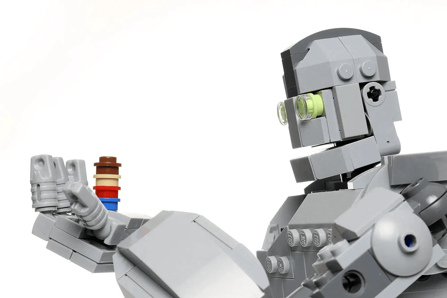  Iron Giant - Custom MOC made using LEGO parts -  ToylandEU™
