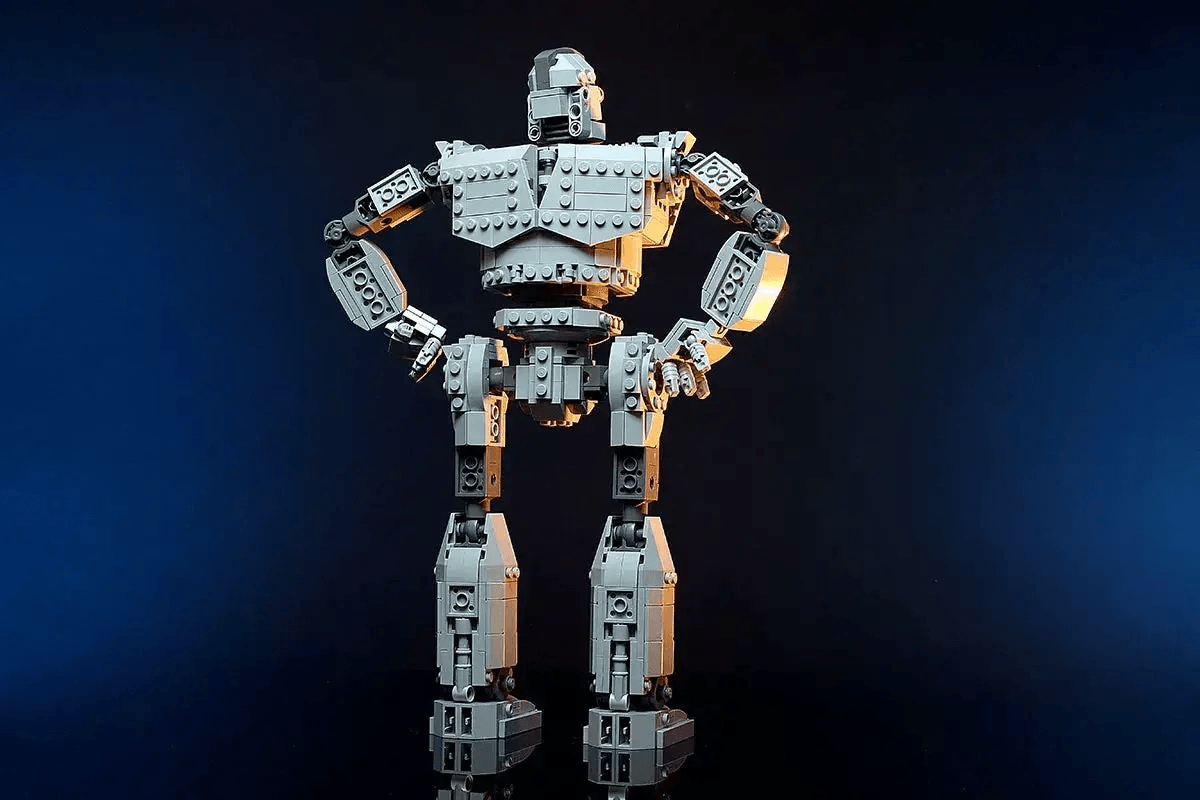  Iron Giant - Custom MOC made using LEGO parts -  ToylandEU™