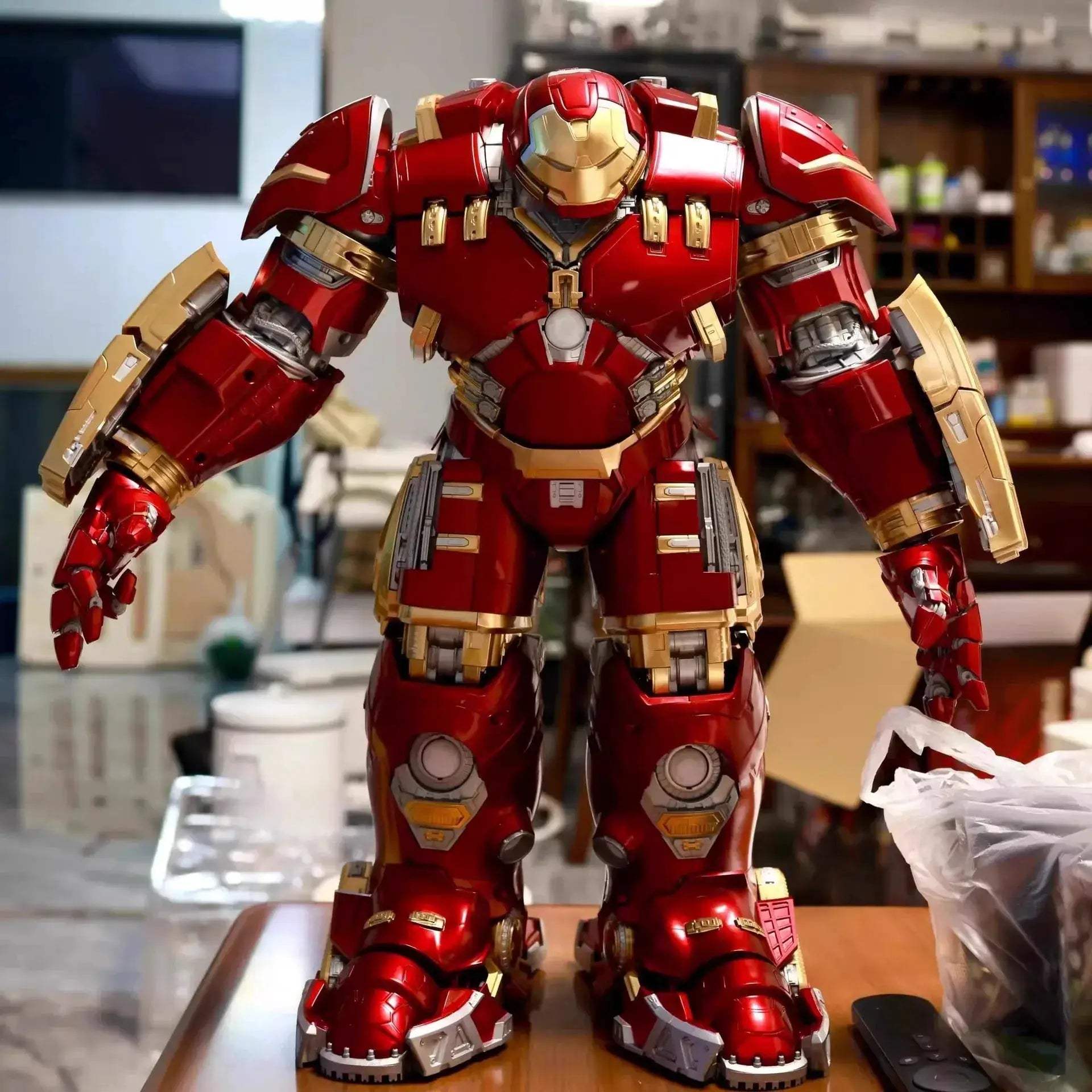 Iron Man Hulkbuster Action Figure One Seventh Scale Premium - ToylandEU