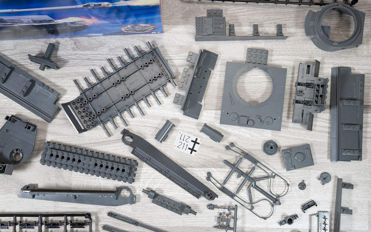 Tiger I Tank | 1/35 Plastic Model Kit | Airfix Quickbuild | German Army Series