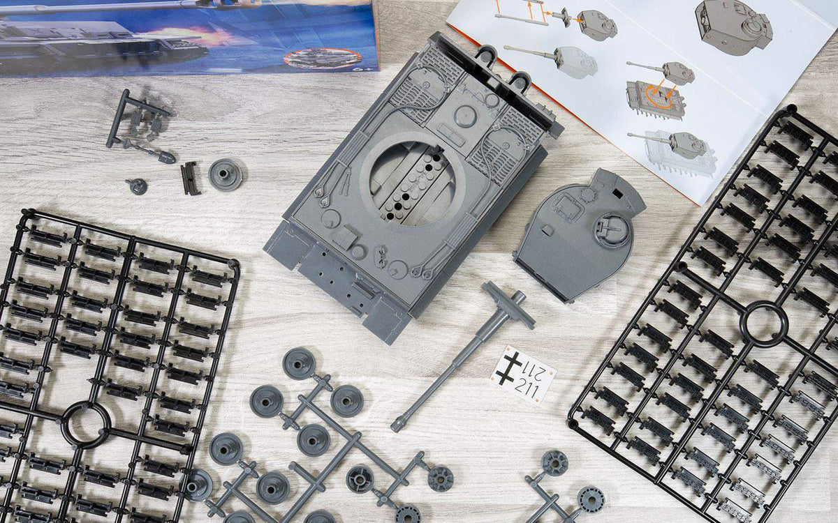 Tiger I Tank | 1/35 Plastic Model Kit | Airfix Quickbuild | German Army Series