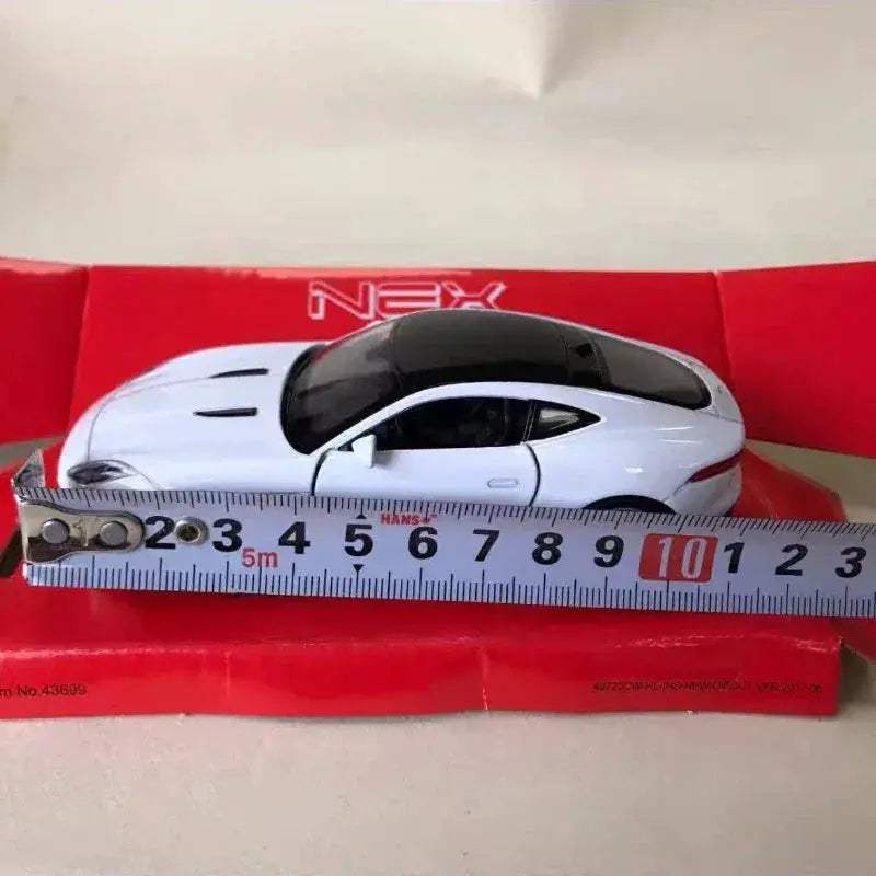 Jaguar F-Type Diecast Car Model 1:36 Pull-Back Collector Gift - ToylandEU