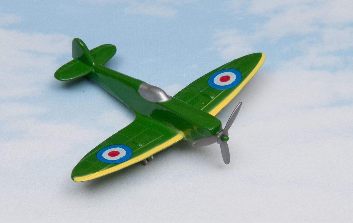 Hot Wings Dunkirk Spitfire | Connectable Runway | Collector Card