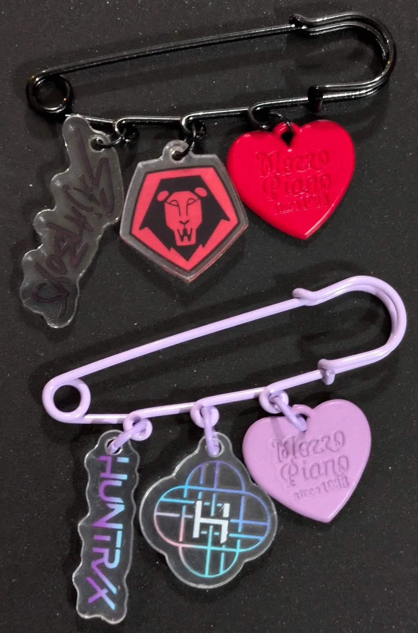 K-Pop Demon Hunters Safety Pin Charm Duo For Edgy Style - ToylandEU