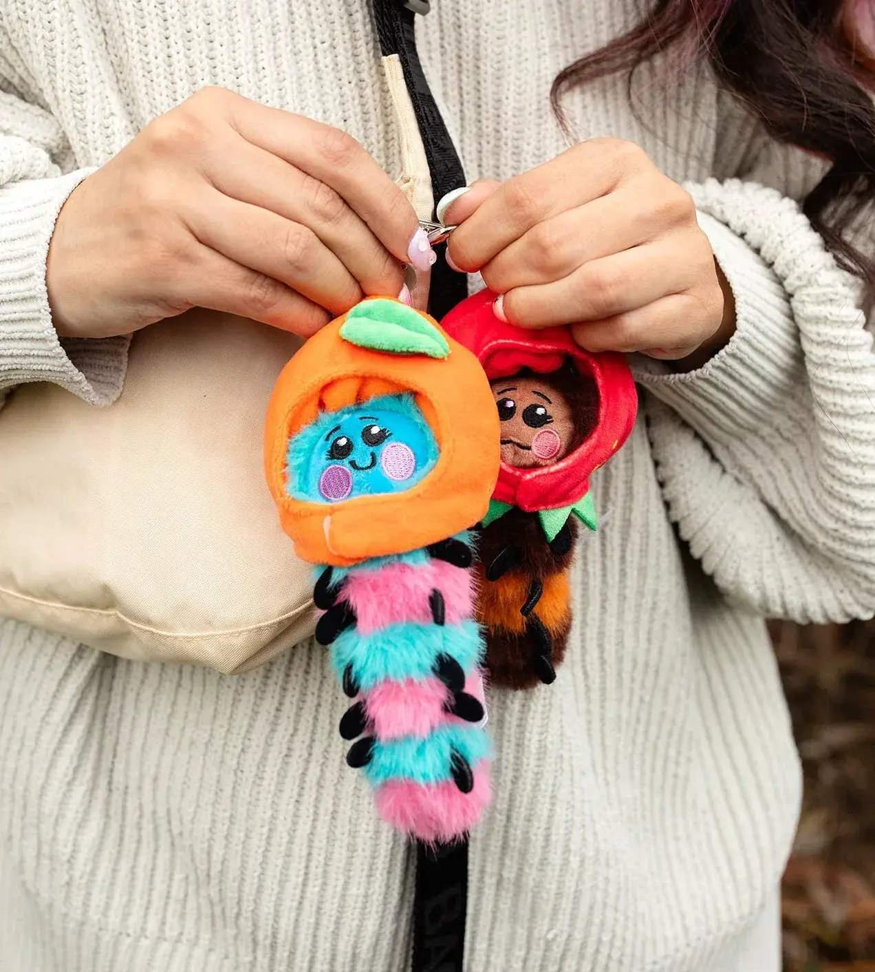 Kaleidos Creative: Wooly Bear and Friends Plush Keychain Blind Box - ToylandEU