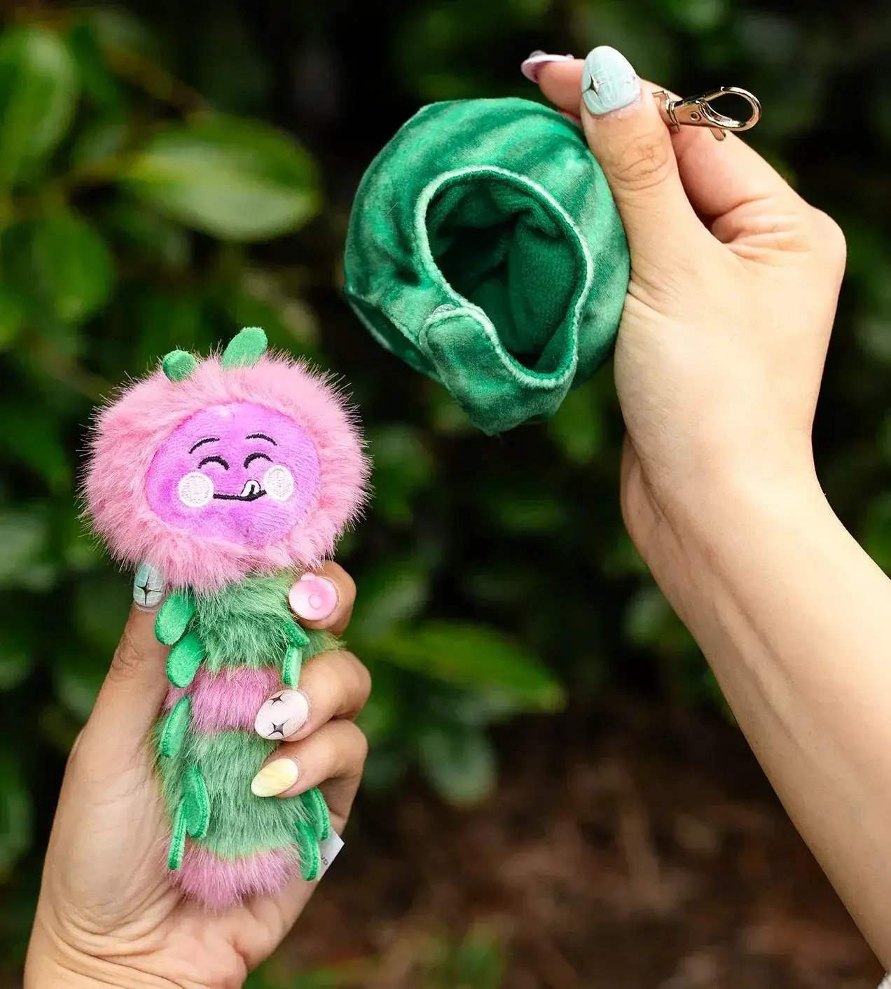 Kaleidos Creative: Wooly Bear and Friends Plush Keychain Blind Box - ToylandEU